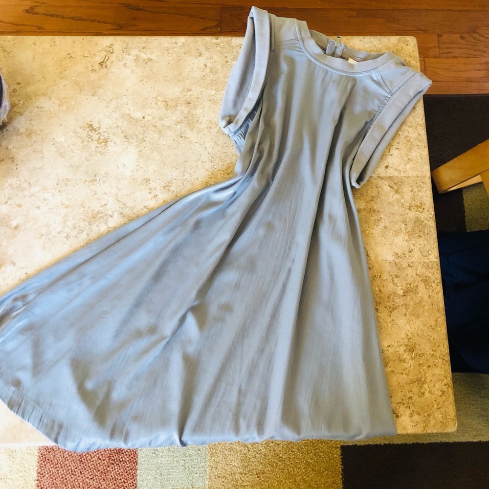 π₯π₯LAST DAY π₯π₯ Lou & Grey Silky Light Gray Dress - Picture 1 of 8